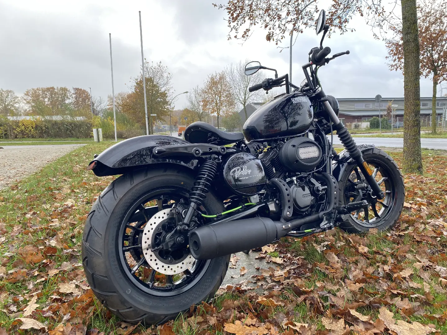 Hyosung GV125 S Z Bobber – Seitenansicht des Bobber Umbaus