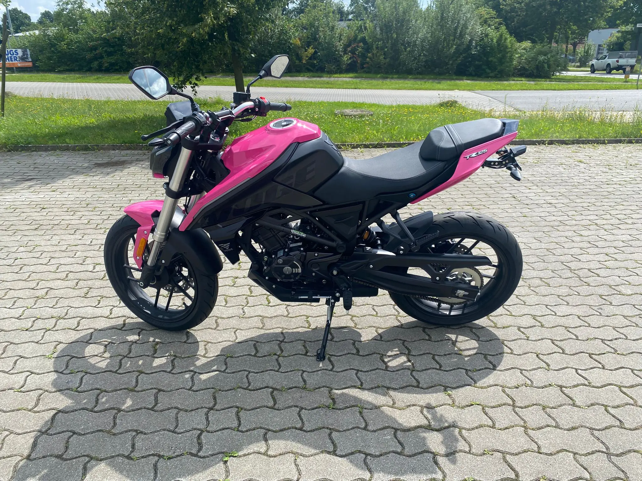 VOGE R125 Pink Edition Motorrad im Verkauf bei BikeTech Lohmann in Walsrode