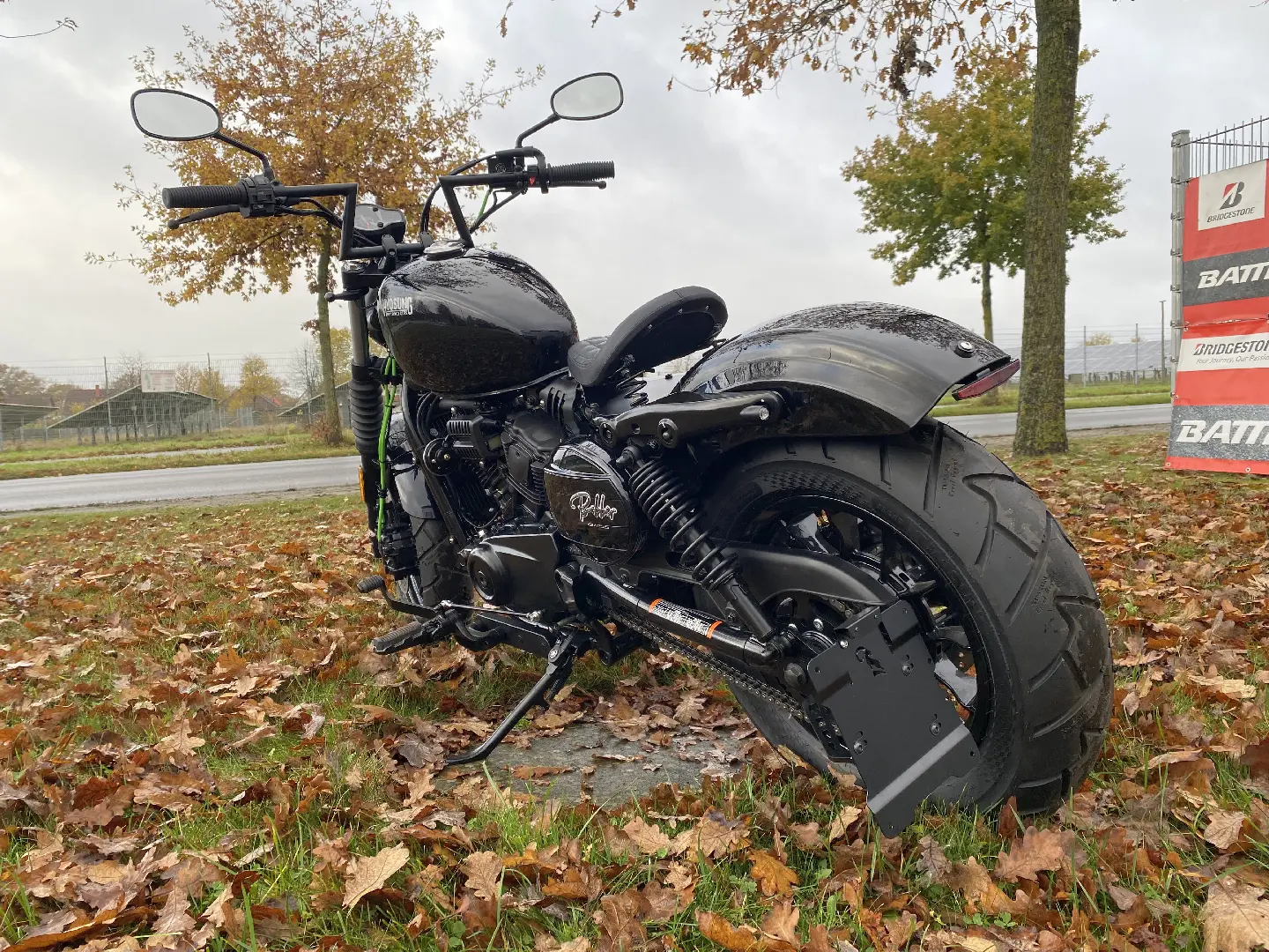 Heckansicht – Hyosung GV125 S Z Bobber mit freiem Hinterrad
