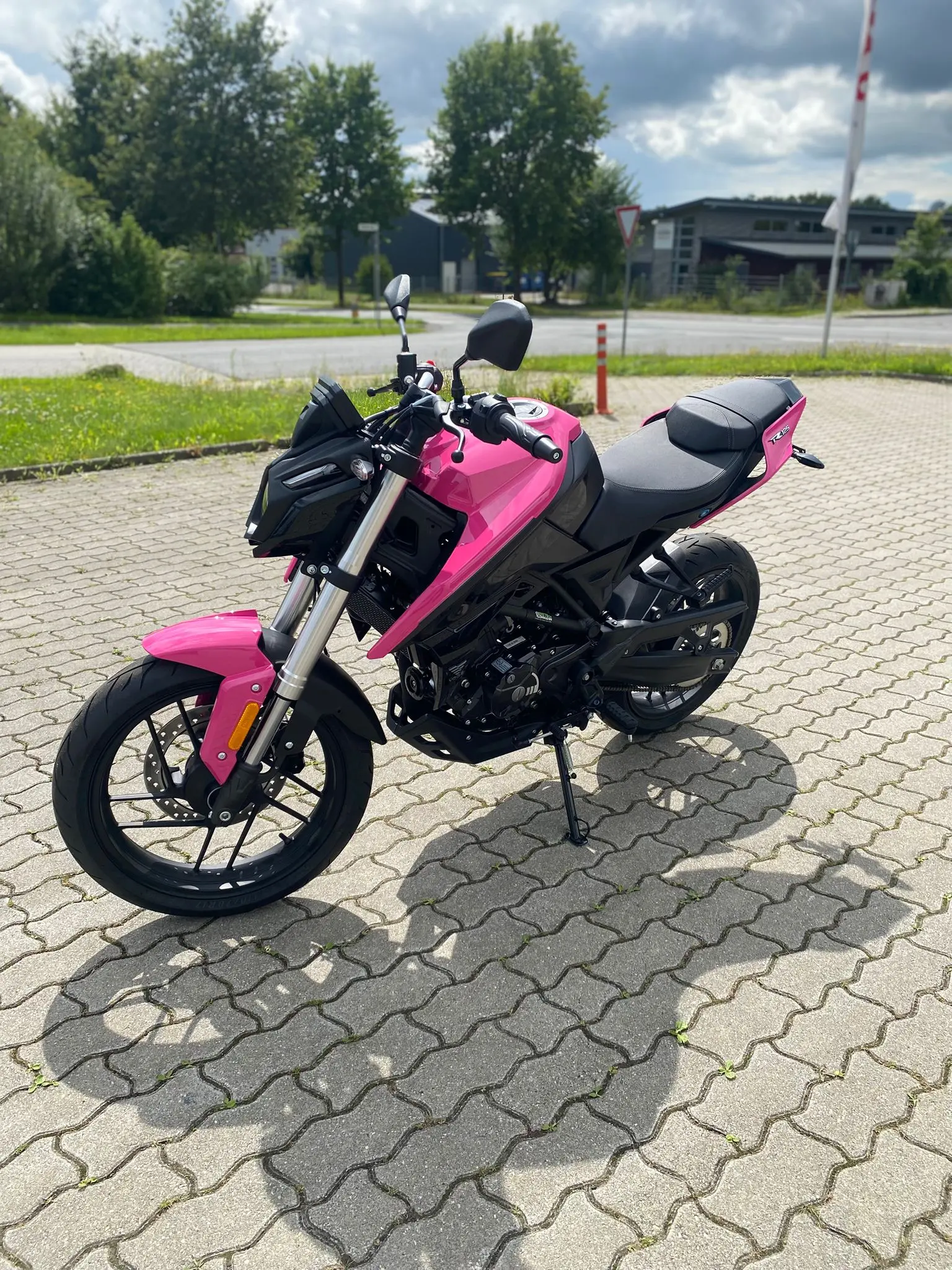 VOGE R125 Pink Edition Motorrad im Verkauf bei BikeTech Lohmann in Walsrode