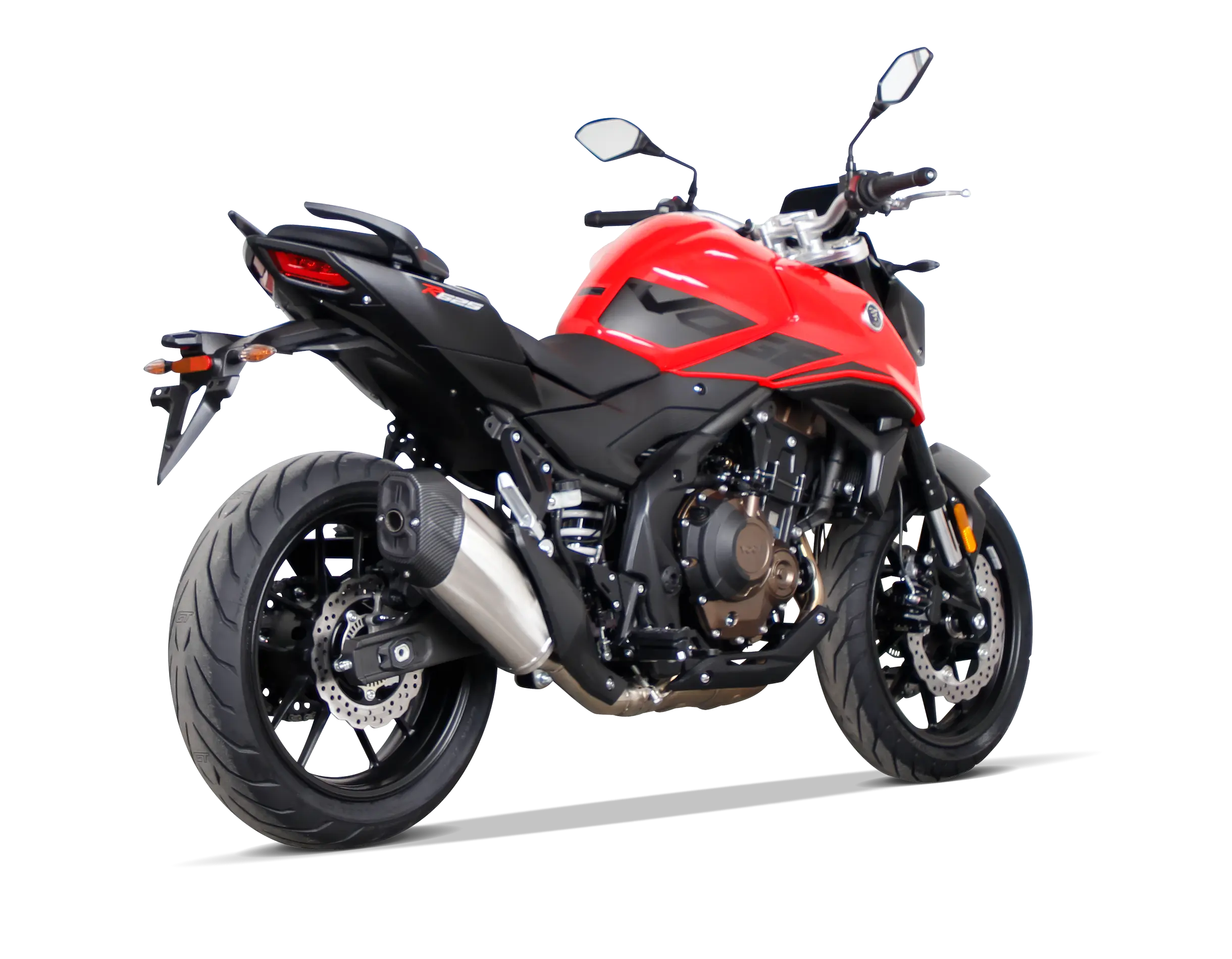 VOGE R625 rot Heckansicht schräg links Naked Bike mit Auspuffanlage und sportlichem Design