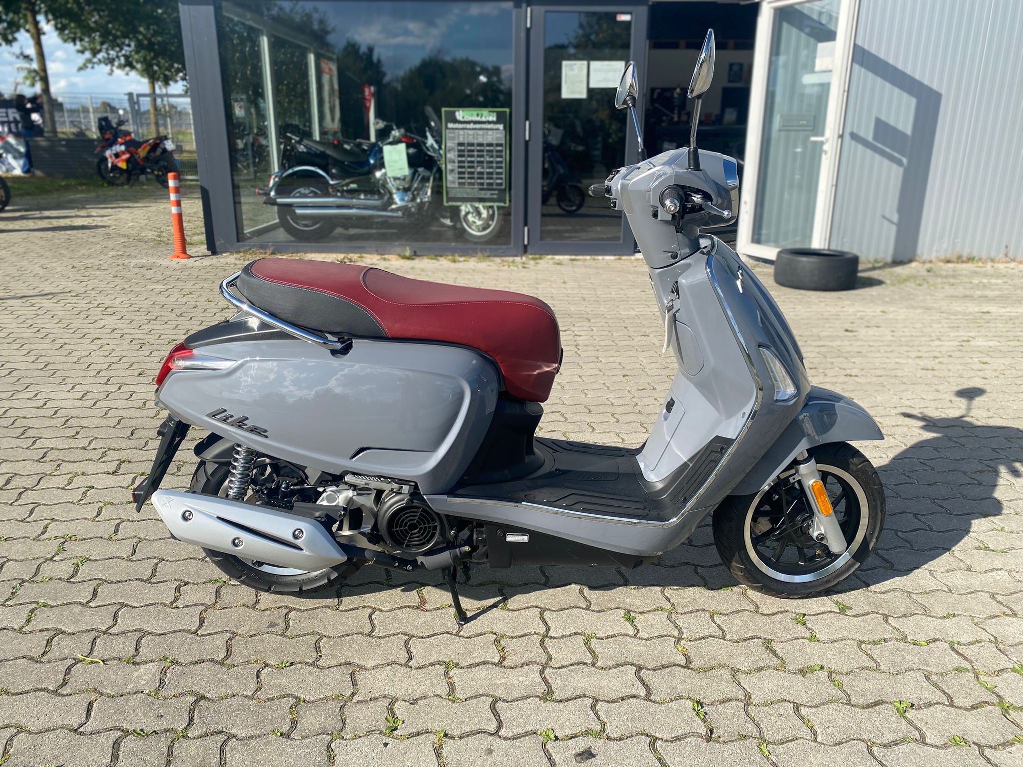 Kymco Like II 125i E5 EZ 04/23 – nur 17 km! Kymco Like II 125i E5 EZ 04/23 – nur 17 km!