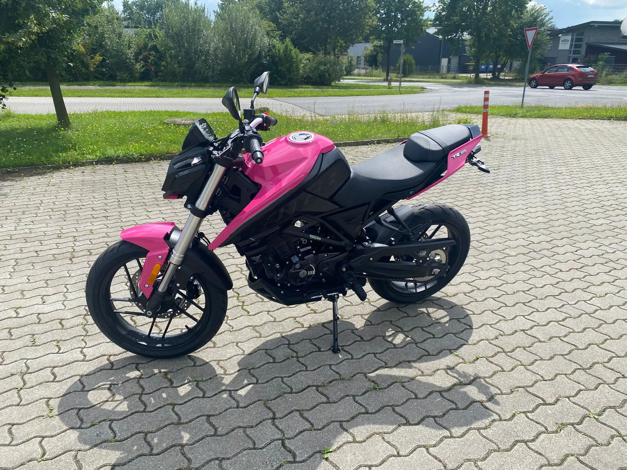 VOGE R125 Pink Edition Motorrad im Verkauf bei BikeTech Lohmann in Walsrode