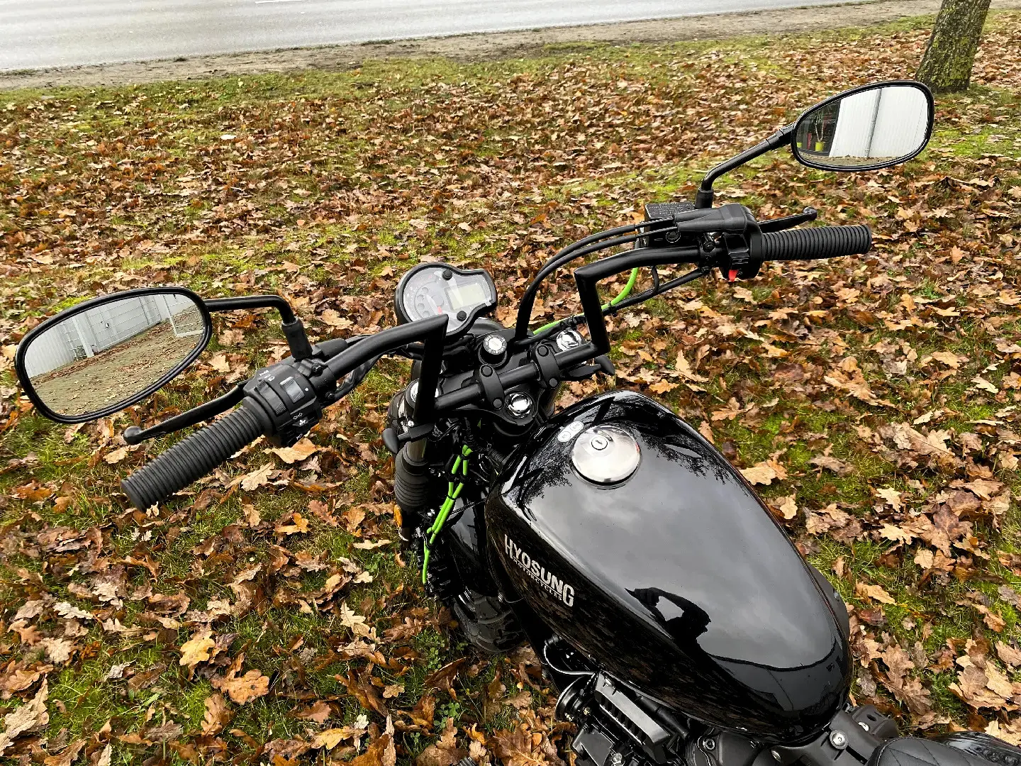 Hyosung GV125 Bobber Umbau mit gekuerztem Heck, Einzelsitz, LED Blinkern und schwarzer Lackierung in Walsrode