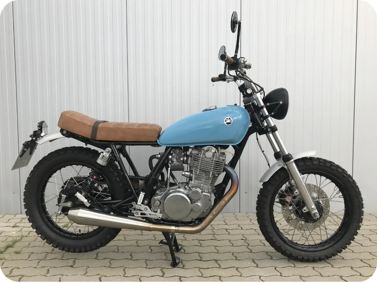 Yamaha SR400 restauriert und umgebaut von BikeTech Lohmann – klassischer Look mit moderner Technik