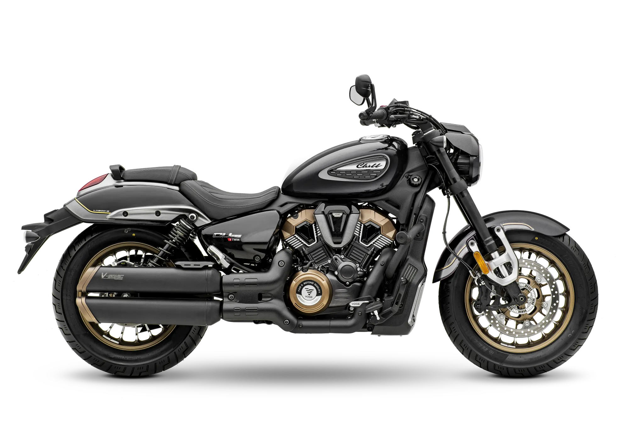 VOGE CU625 Chill in Schwarz als Cruiser Motorrad in rechter Seitenansicht mit Auspuffanlage