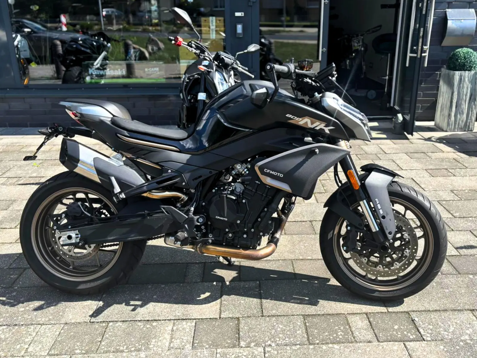 CFMOTO 800NK Advanced gebraucht bei BikeTech Lohmann in Walsrode